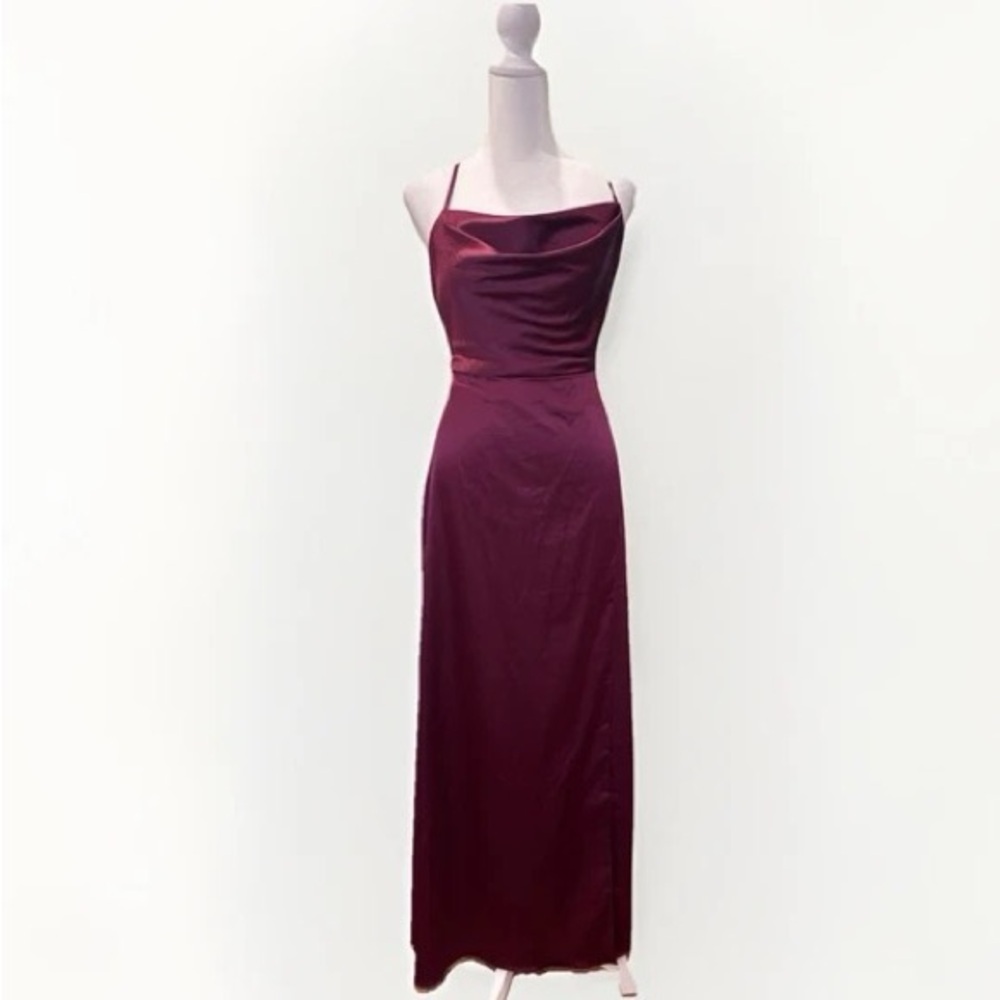 Elegant Burgundy Maxi Dress